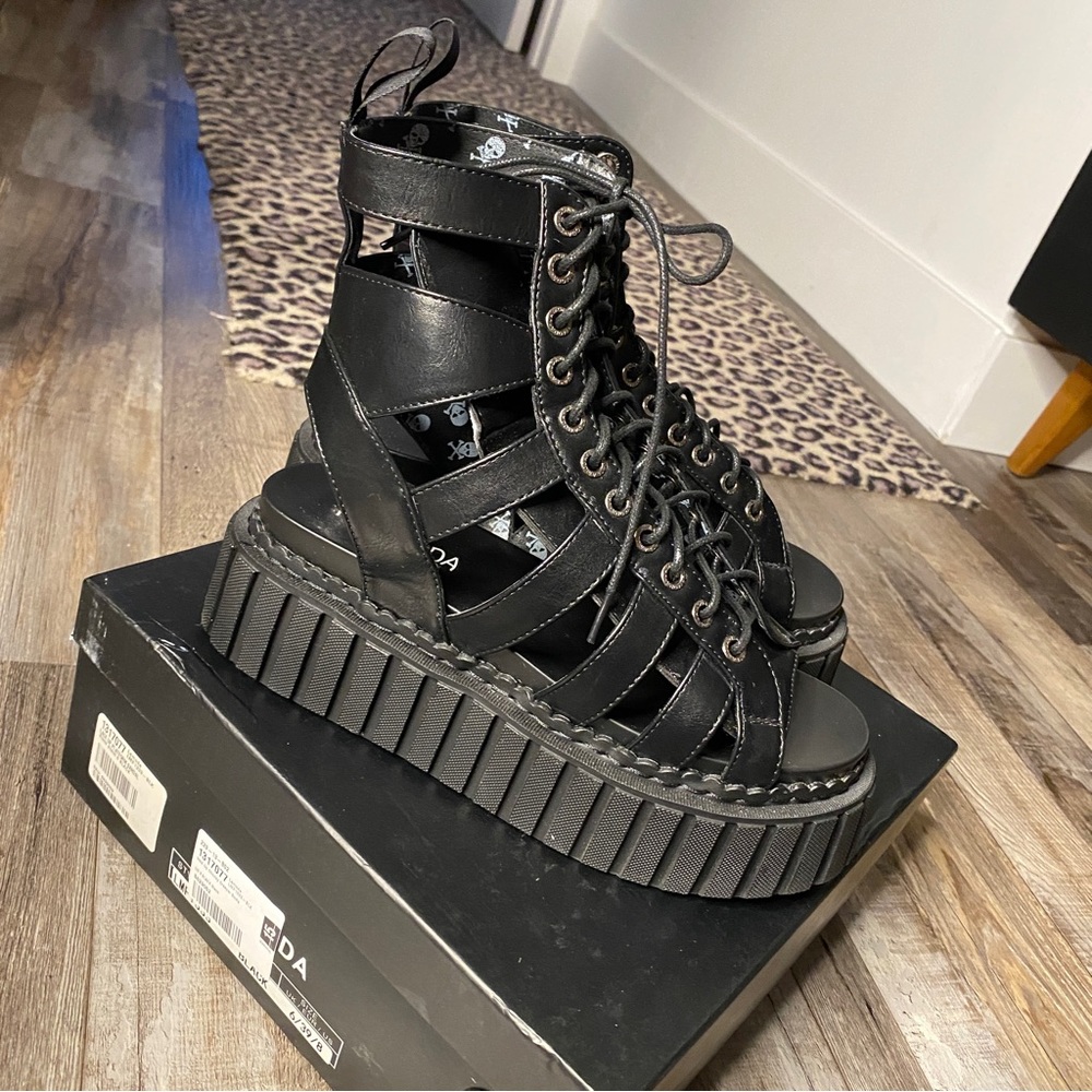 Lamoda chunky platform sandals